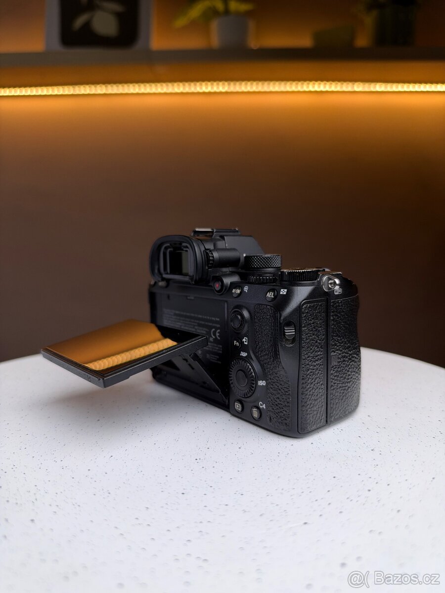 Sony Alpha A7 III - 7