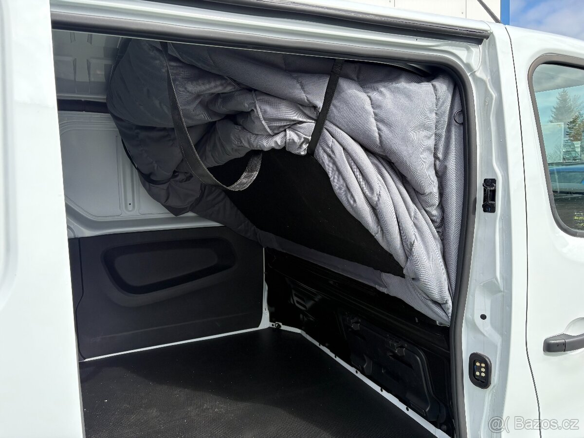 Renault Trafic 2.0dCi do 2,49t, Spaní, Topení - 7