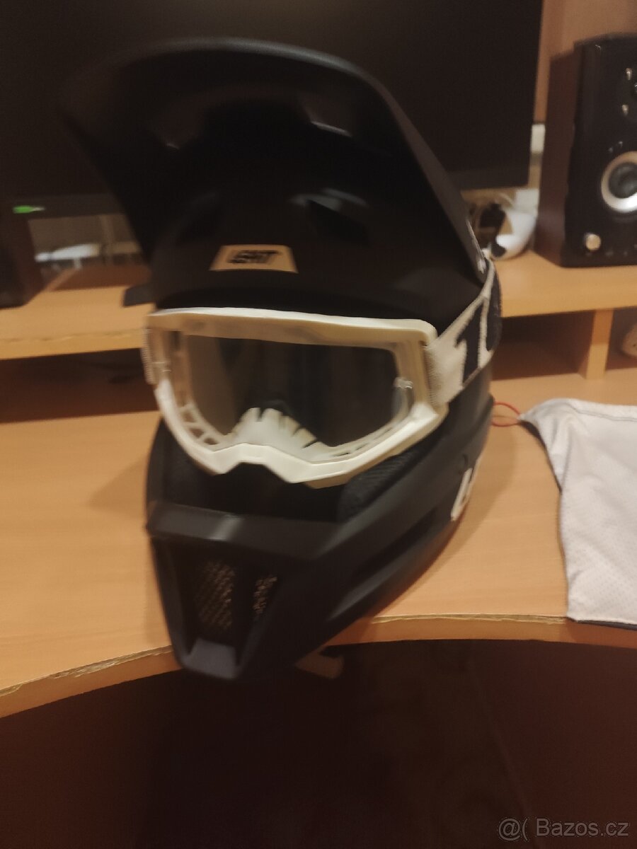 Prodám integrální helmu Leatt MTB 1.0 DH - 7