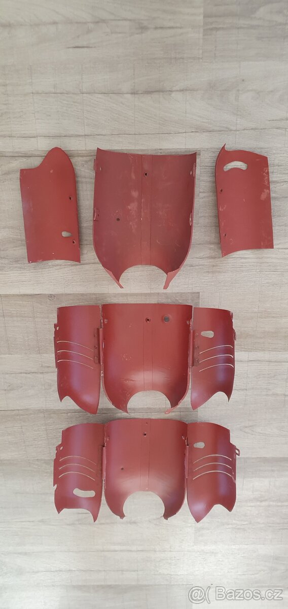 Jawa 50 pionýr 550, 555 prsíčka, dvířka, podsedláky, víčko - 7