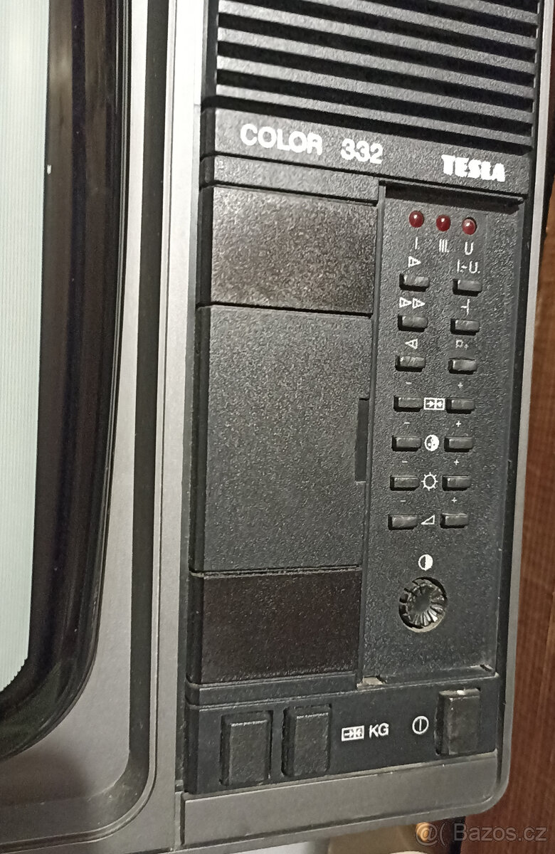 Starý retro televizor Tesla Color 332 (4332A) s ovladačem - 7