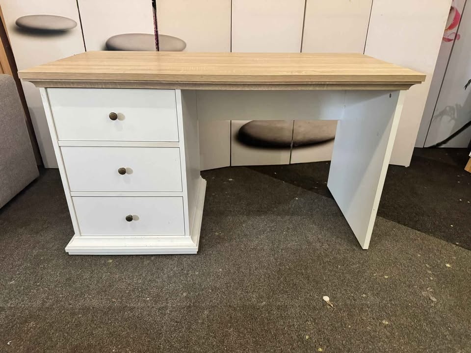 Pěkný velký psací stůl se šuplíky - 7