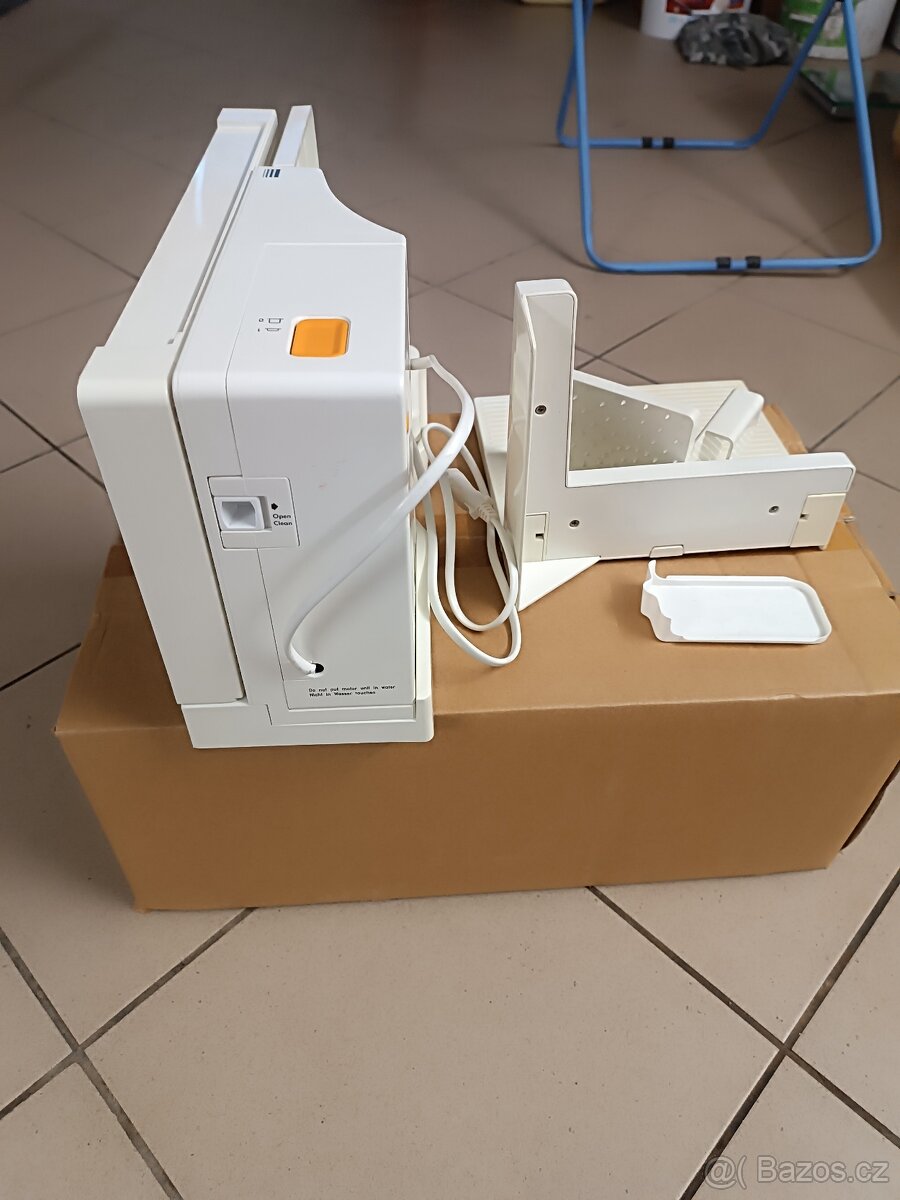 Elektrický kráječ AEG - 7