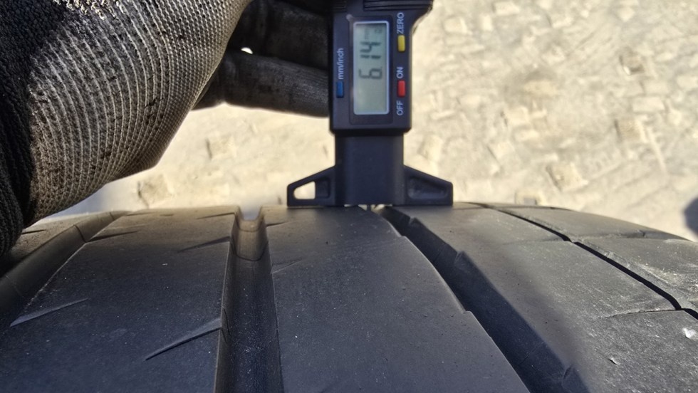 Letní pneu 255/35/19 Michelin - 7