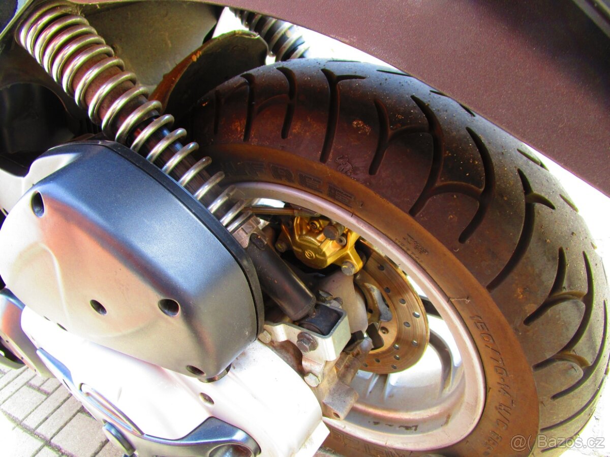 Piaggio Beverly 500 28000 KČ - 7