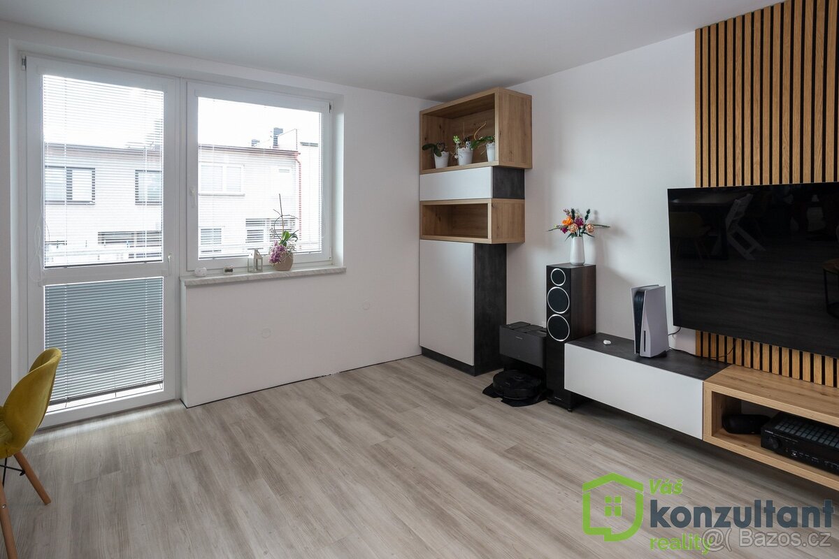 Prodej bytu 3+kk po kompletní rekonstrukci s garáží a balkón - 7