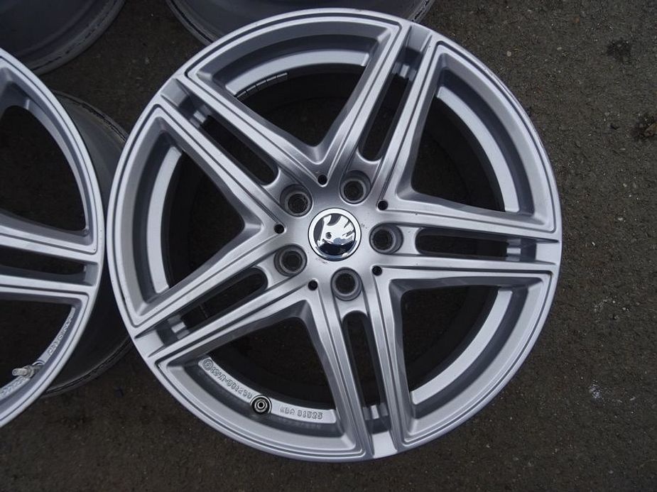 Alu disky Borbet na VW, Škoda 17", 5x112, ET 36, šíře 7,5J - 7