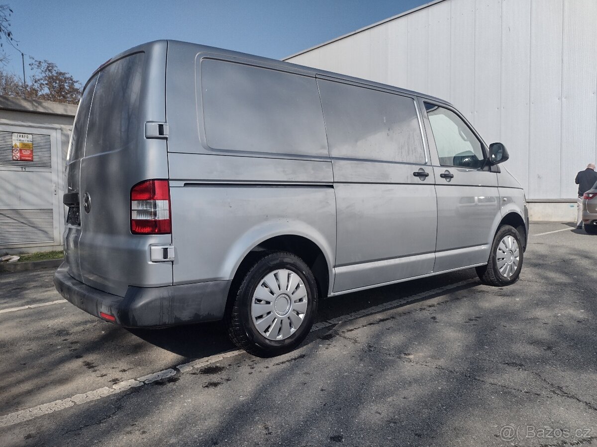 Volkswagen Transporter T5.1 2.0TDI - 7