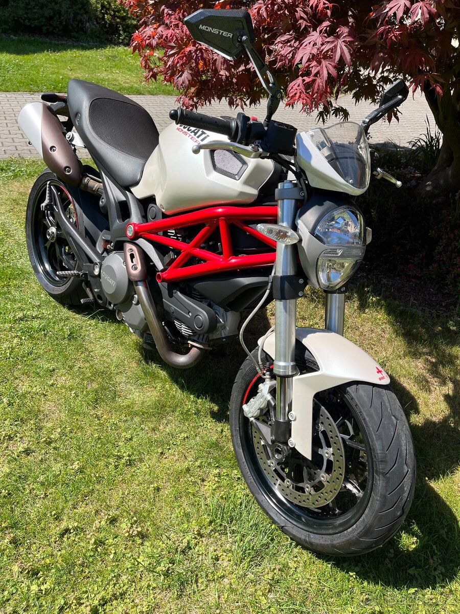 Ducati Monster 796 - 7