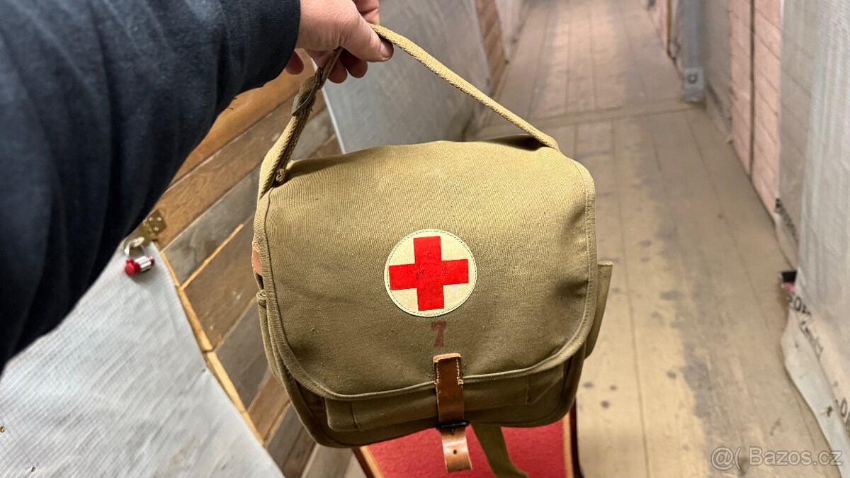 Vojenská zdravotnická brašna ČSLA - 7
