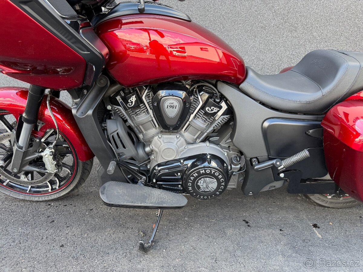 INDIAN CHALLENGER DARK HORSE CUSTOM - 7