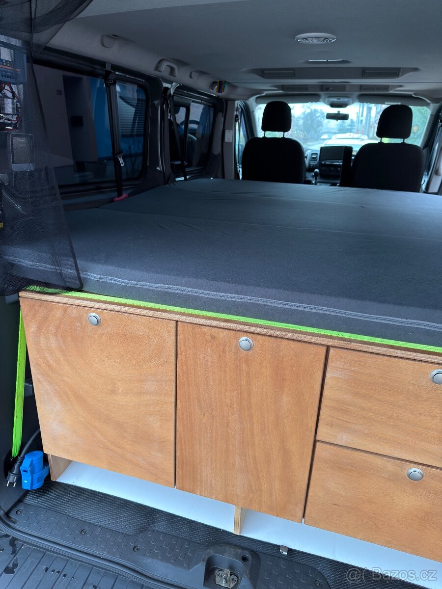 Camping obytná vestavba do dodávky - 7