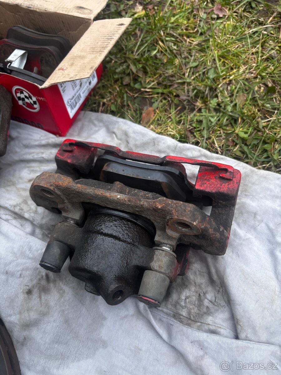 Třmeny BMW E46 325i - 7