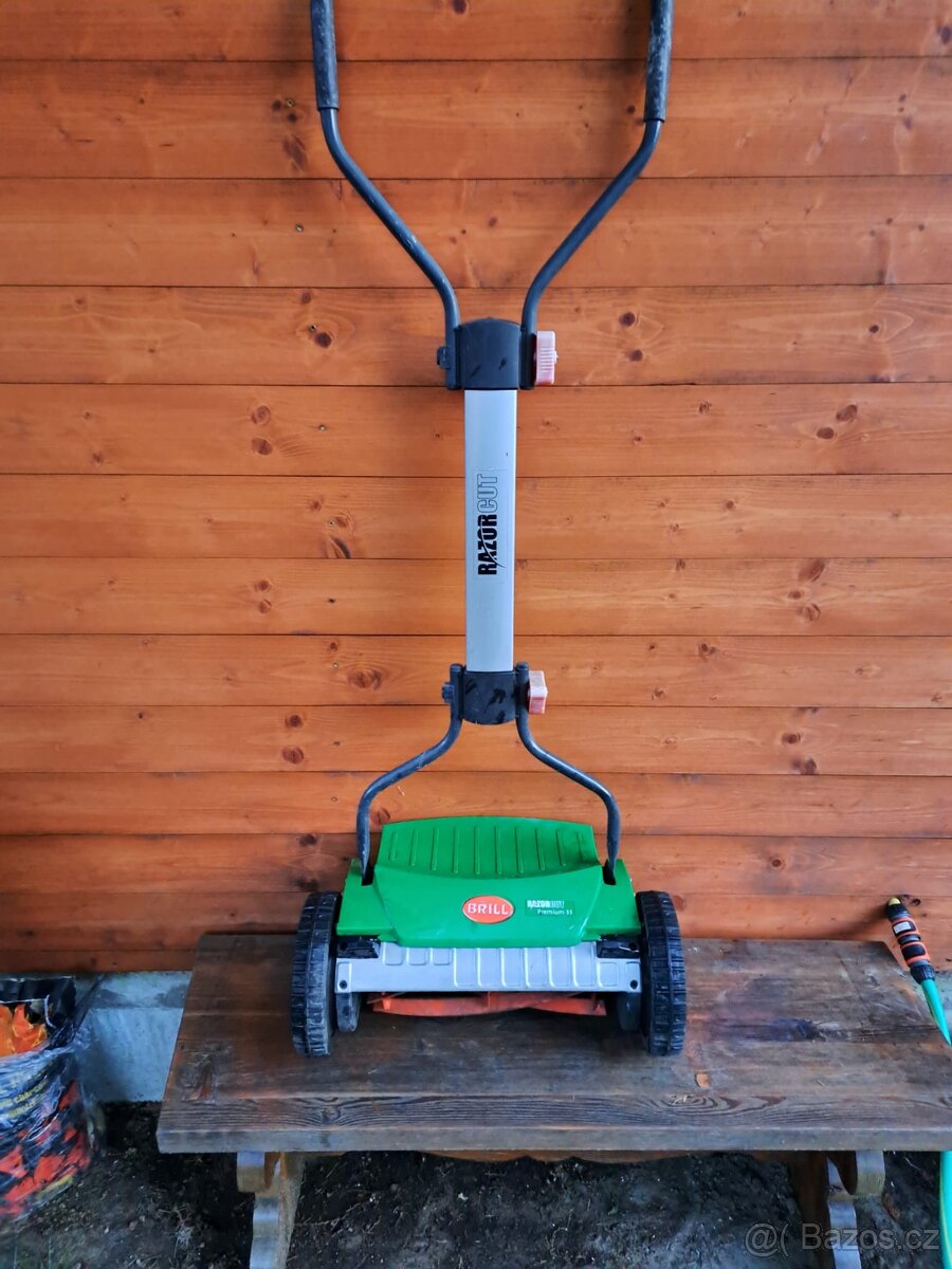 Vřetenová ruční sekačka BRILL - 7