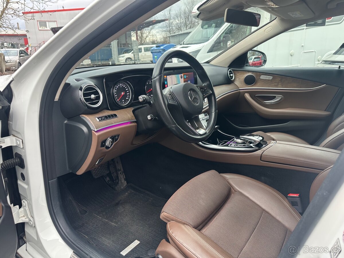 Mercedes-Benz E350e W213 - 7