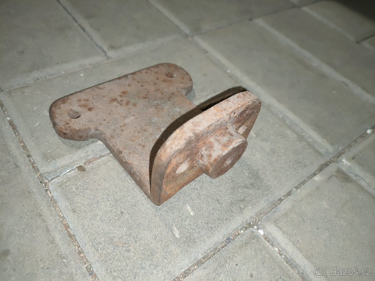 Traktor Svoboda - mezikus pro montáž čerpadla Motorpal - 7