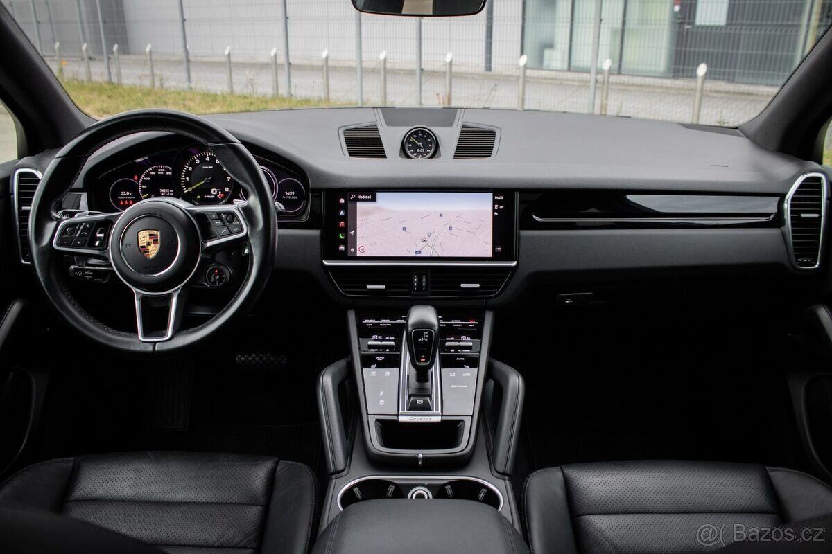Porsche Cayenne E-Hybrid 4x4 A/T, 250kW, A8 - 7