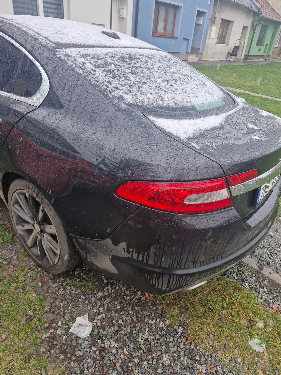 Jaguár XF 3.0d 177kw limuzína - 7