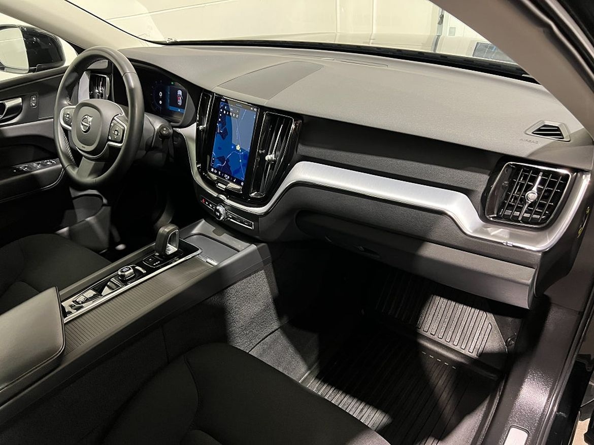 Volvo XC60 Recharge T6 AWD Inscription rok 2022 - 7