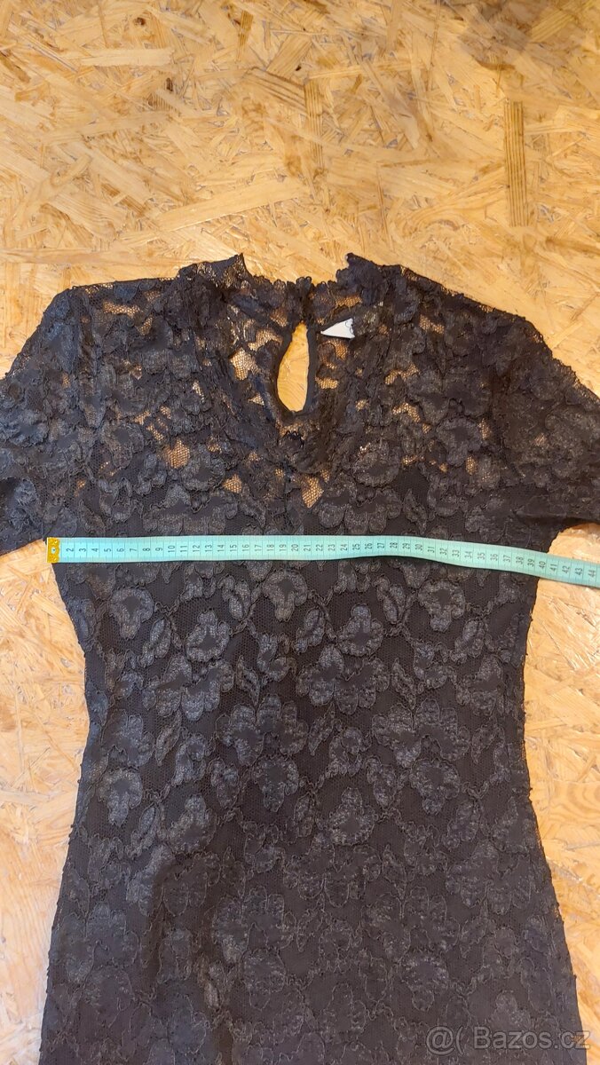 Černé krajkové šaty - 7