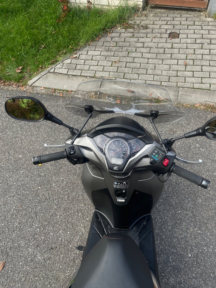 Honda SH 300 i ABS zamluveno do 7.12. - 7