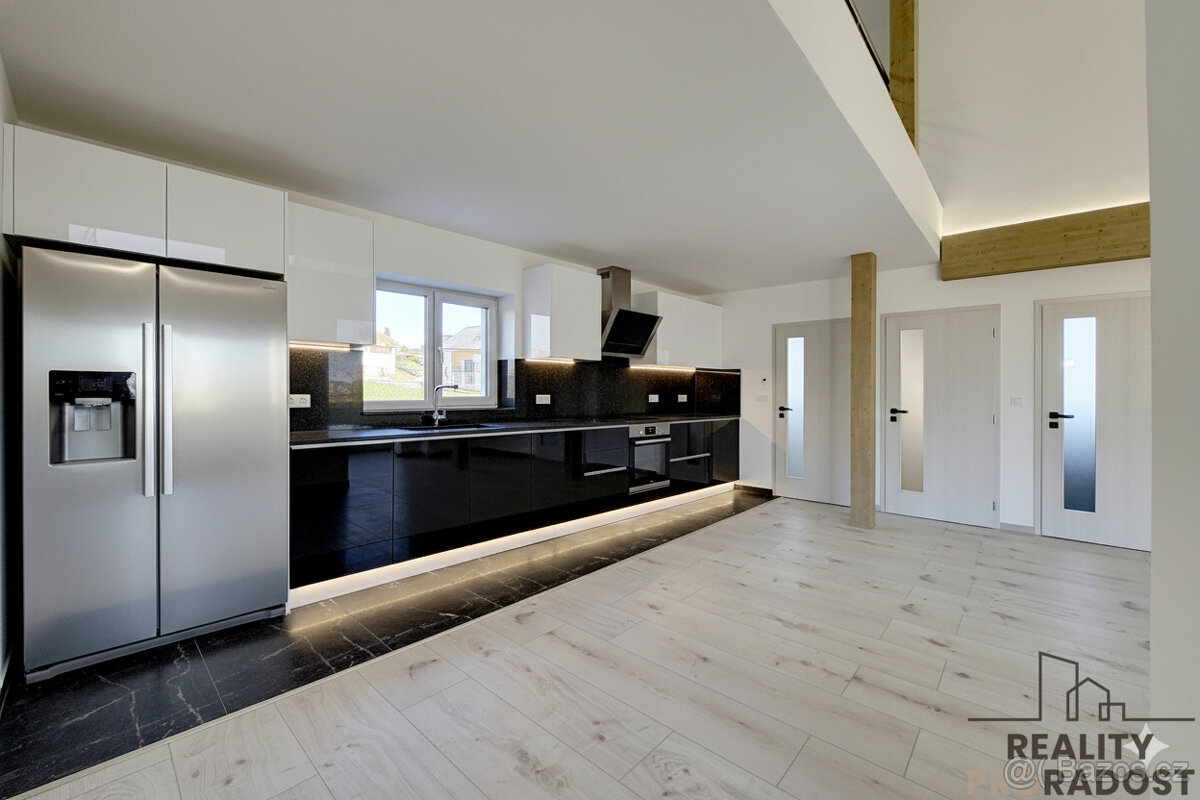 Prodej moderní novostavby domu 5+kk s garáží a pozemkem 958 - 7