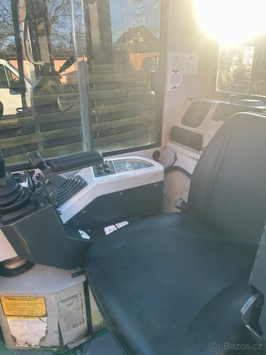 Ihi 15j Minibagr 1.5T + 2x lžíce - 7