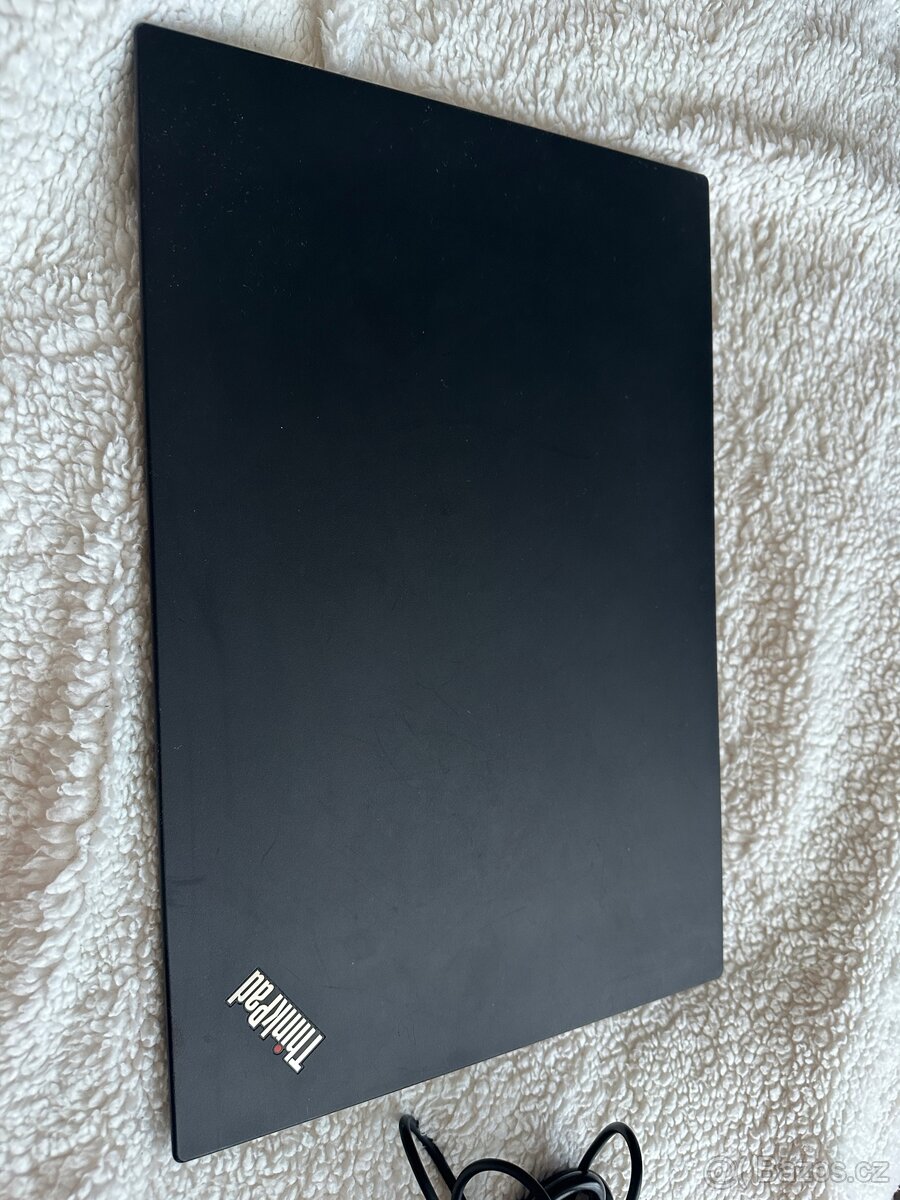 Lenovo ThinkPad T590 top stav - 7