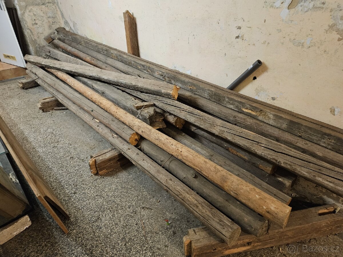 Staré dřevěné trámy - 7