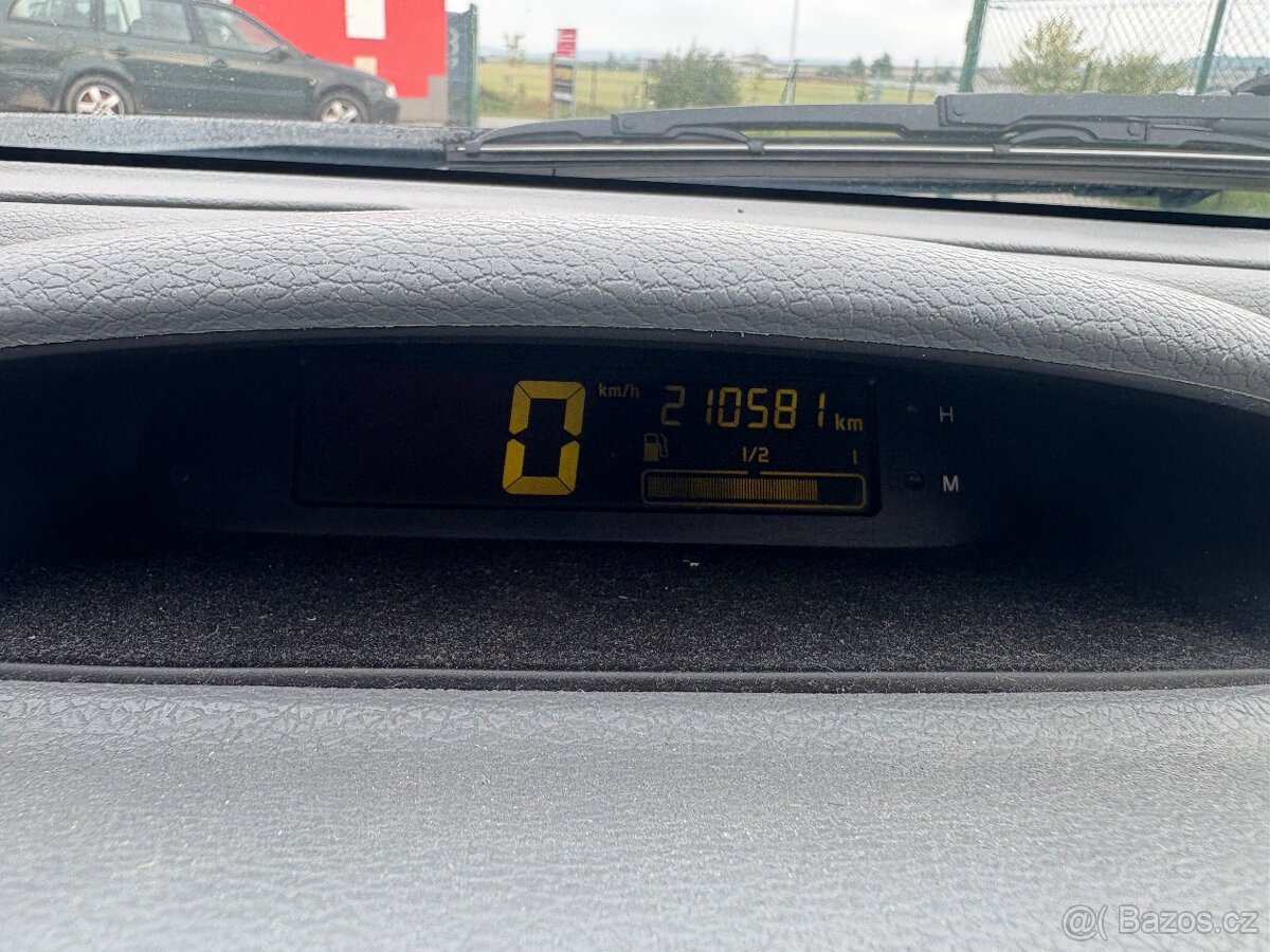 Renault Twingo benzin rok 2005 - 7