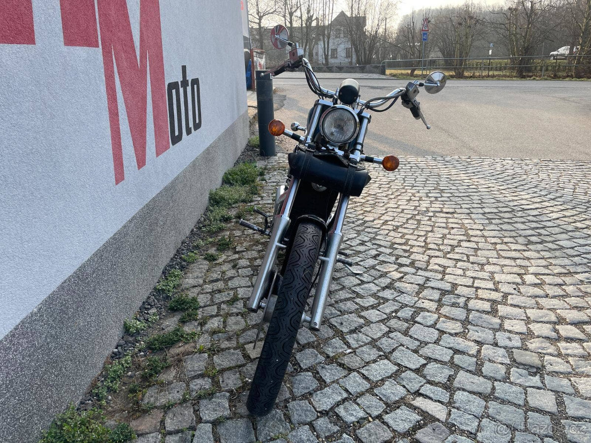 Suzuki VS 800 Intruder - 7