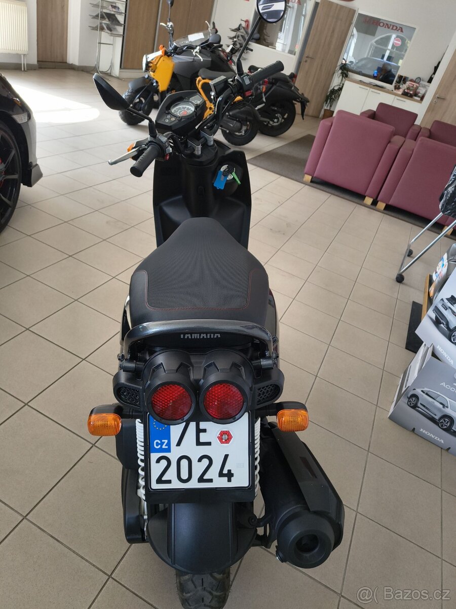 Yamaha BWS 125, rv. 2012, najeto pouze 3.200 Km - 7