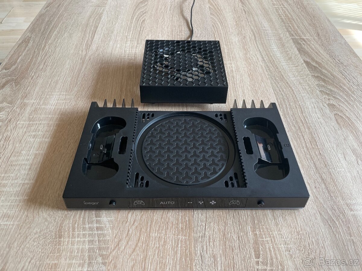 iPega multifunkční nabíjecí stojan - Xbox series X - 7