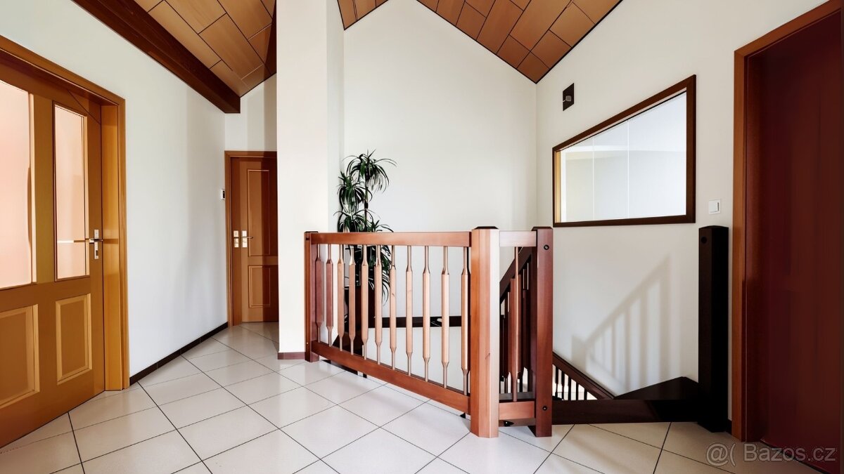 Vícegenerační rodinný dům / Investiční vila v Domažlicích - 7