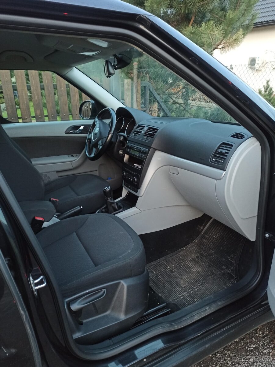 Škoda Yeti 2.0 TDi Ambition 4x4 SUV - 7