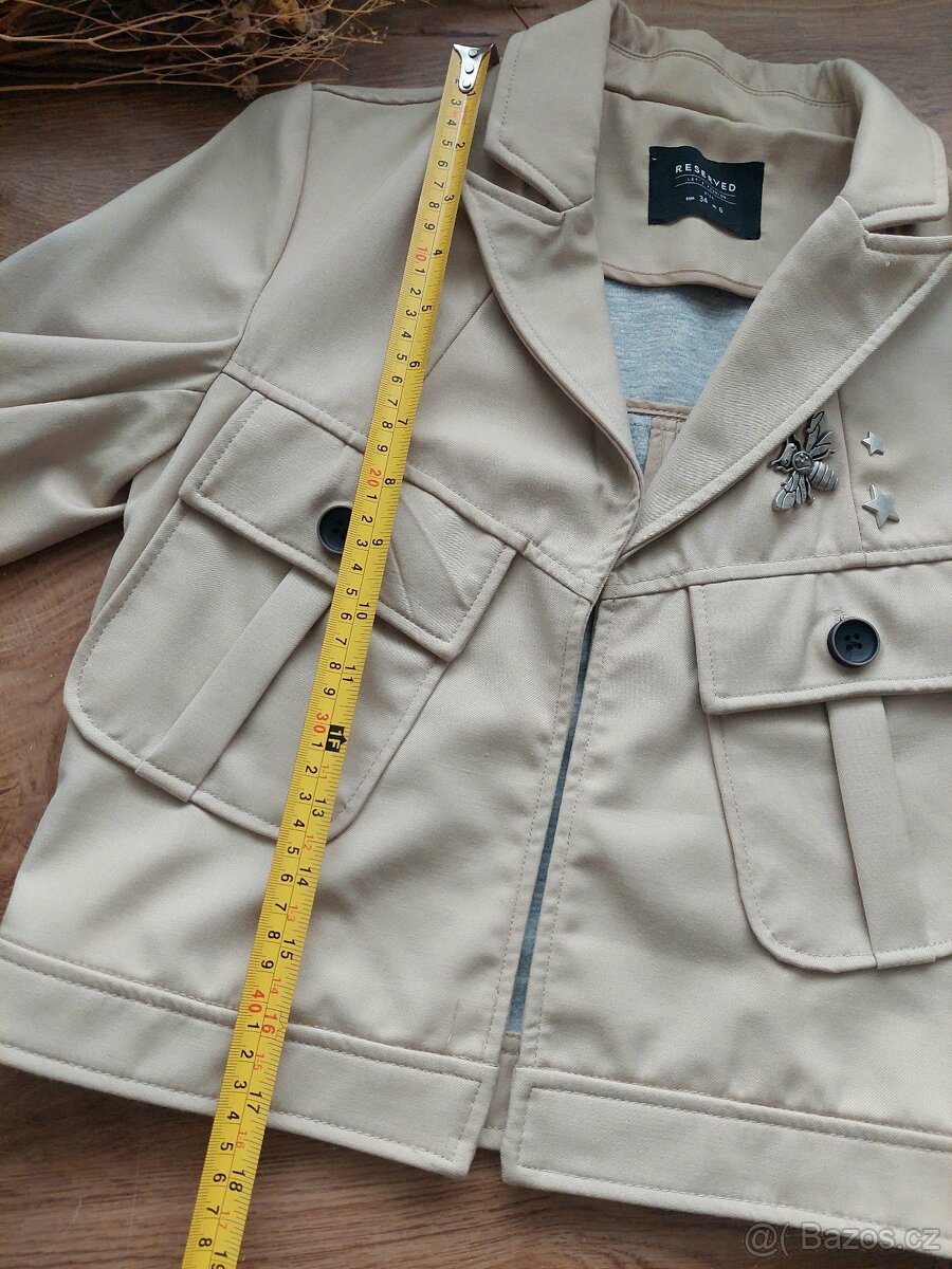 Vel. XS/S Reserved béžová crop bunda s kapsami - 7