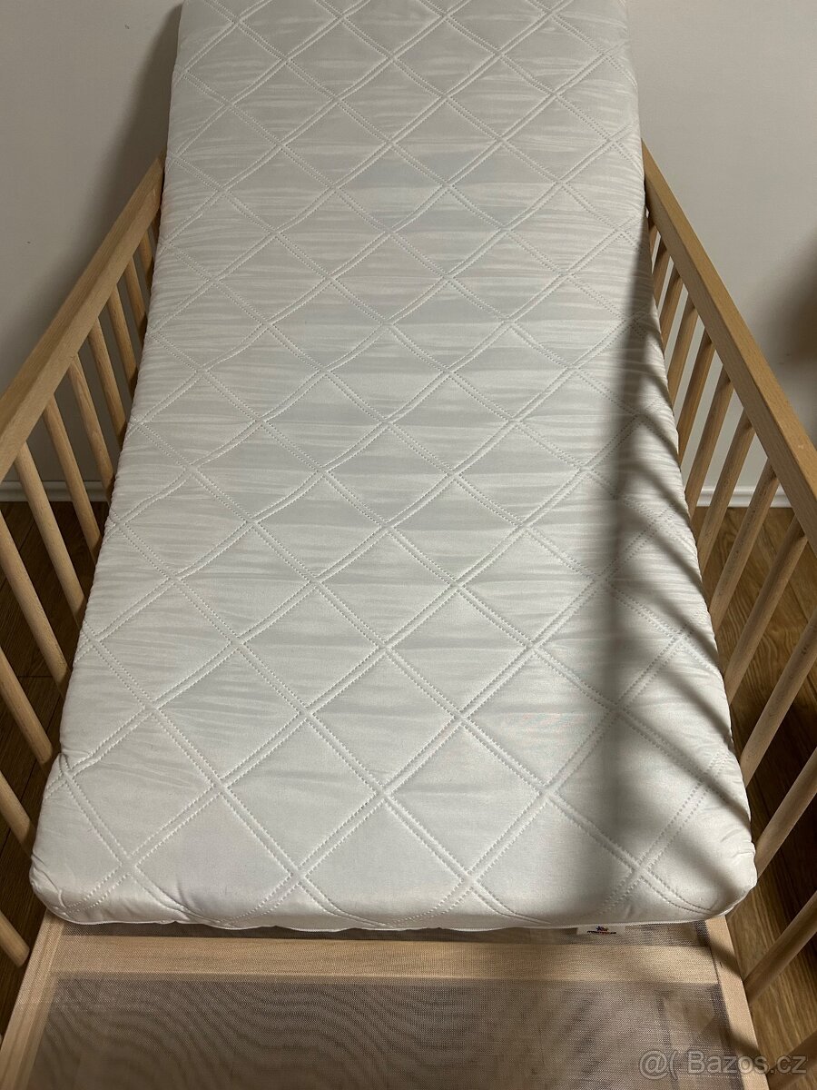 Postýlka s matraci - 7
