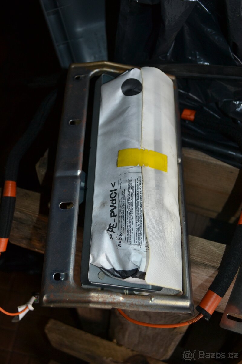 motor a převodovka Peugeot 1.8 i 8 ventil 1 vačka r.v. 99 - 7