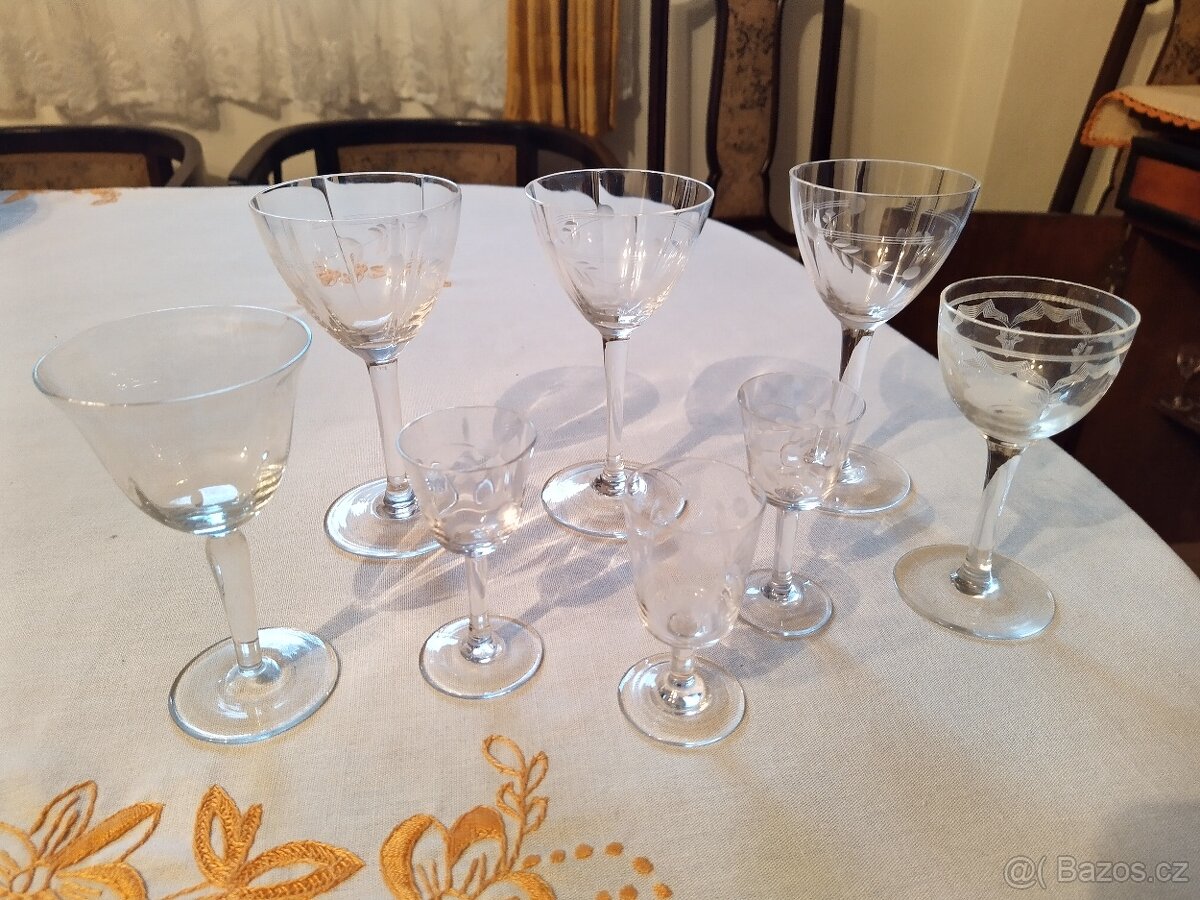 Sklenice staré 60-150 let - 7