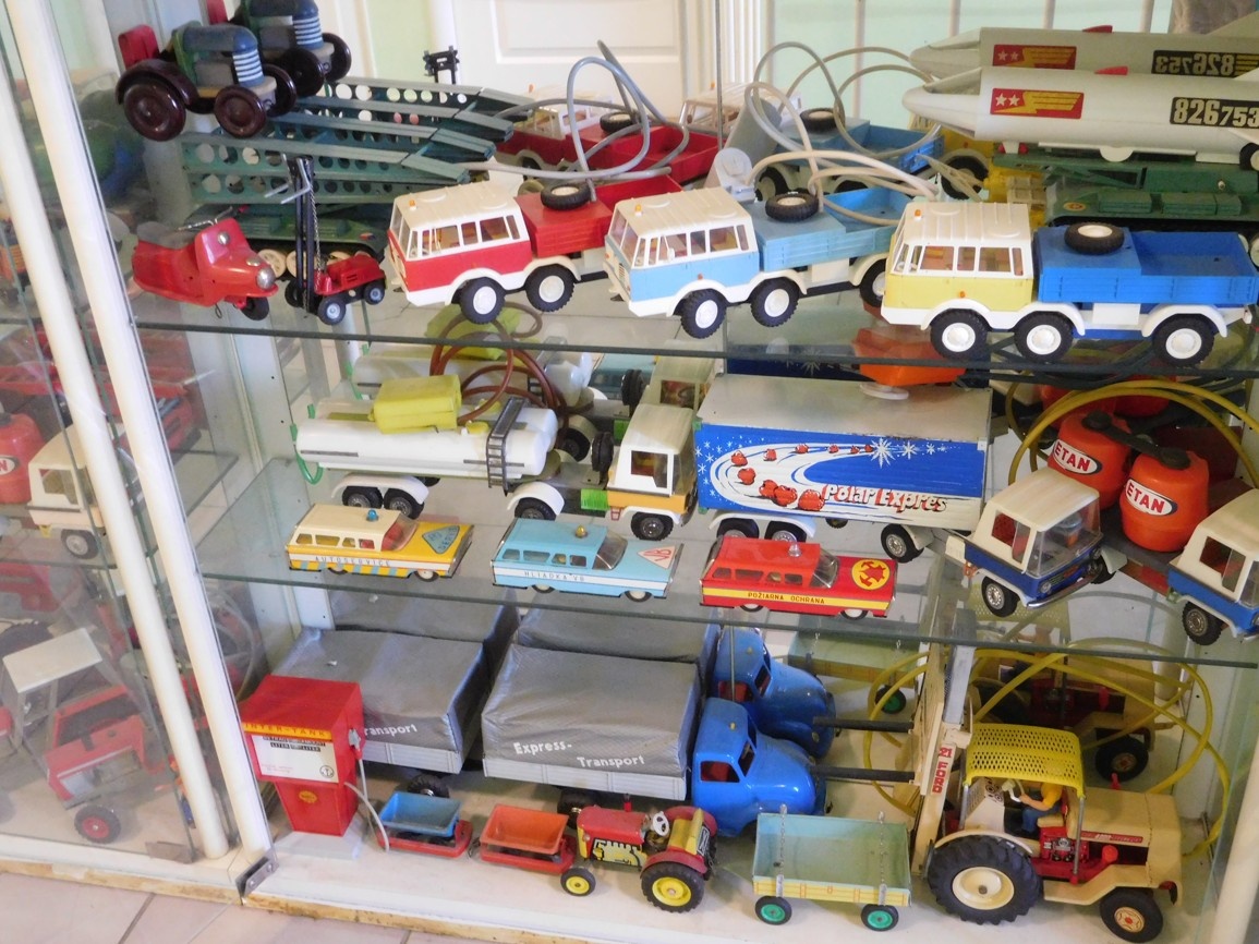 STARÉ RETRO HRAČKY - 7