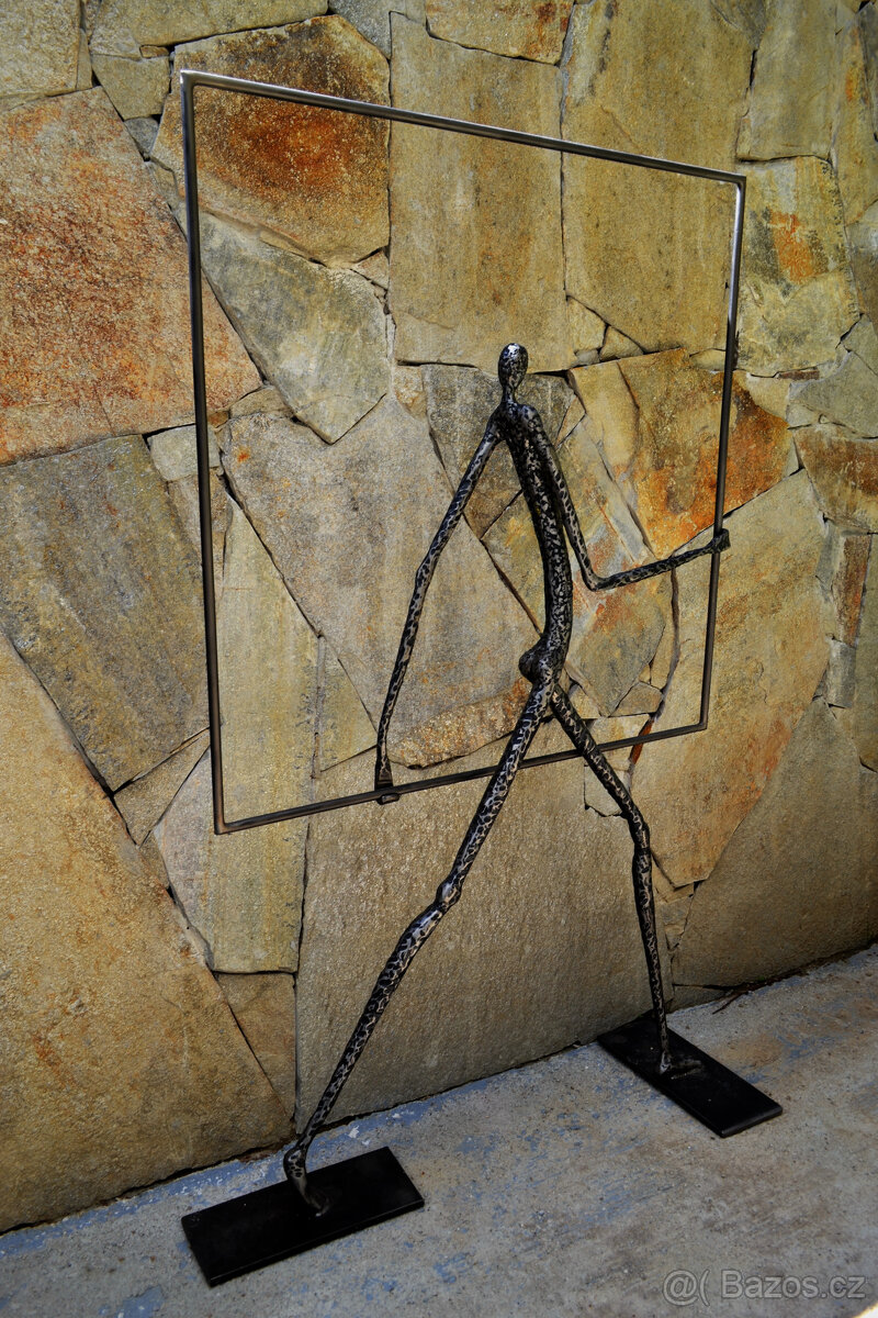 Žena se čtvercem - 7