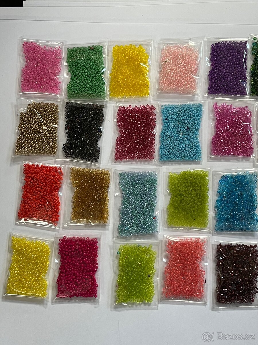 Dekorace - korálky - kulaté - různé barvy - 7