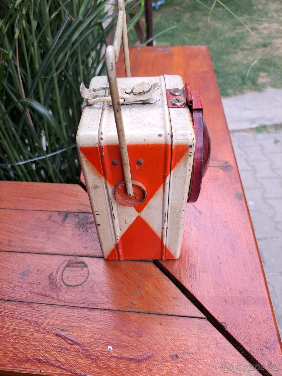 Ž E L E Z N I Č I A R S K A Lampa. - 7