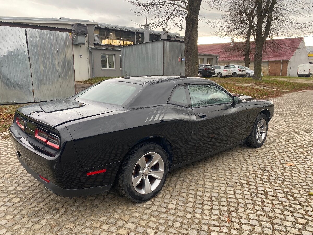 Dodge Challenger 3.6 novy model 2015 r.v - 7