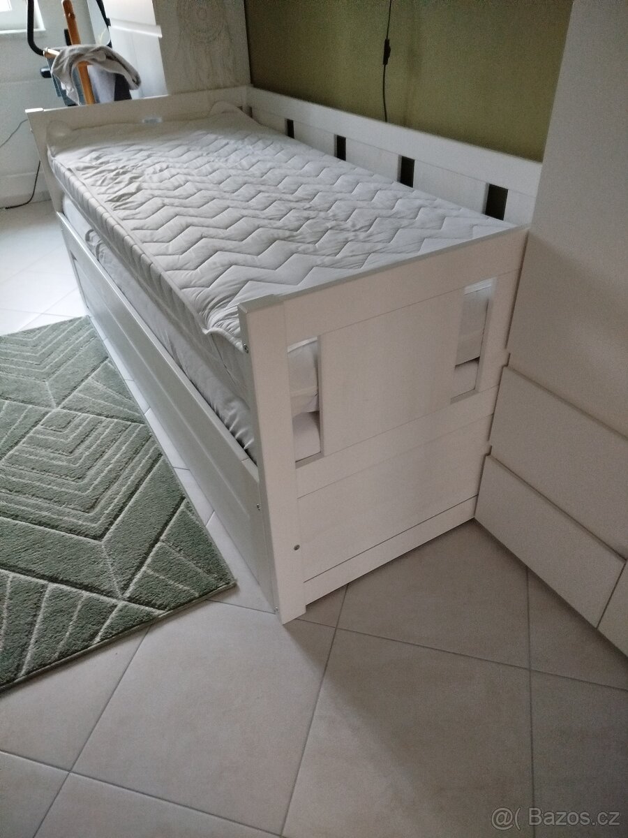 Bílá dřevěná postel rozkládací - 7