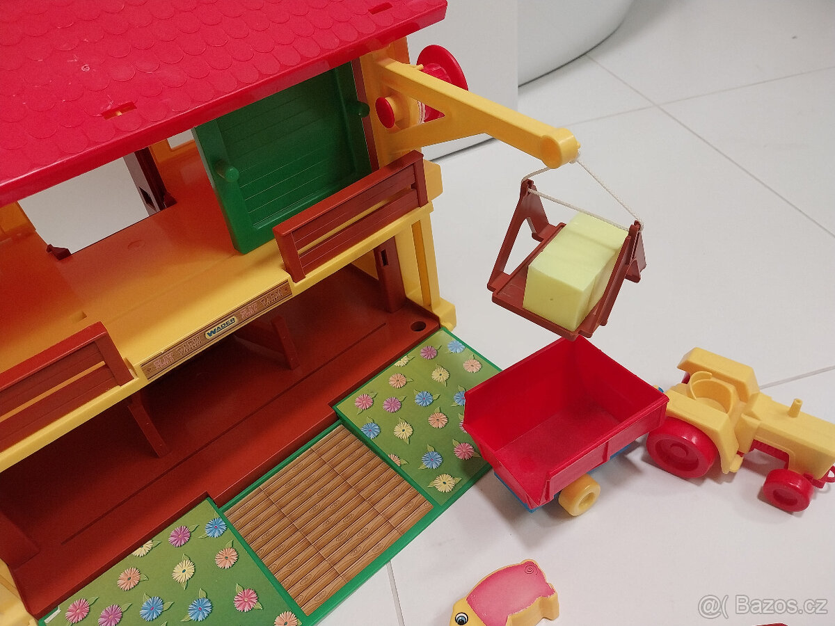 Farma, domeček s traktorem a se zvířátky - 7