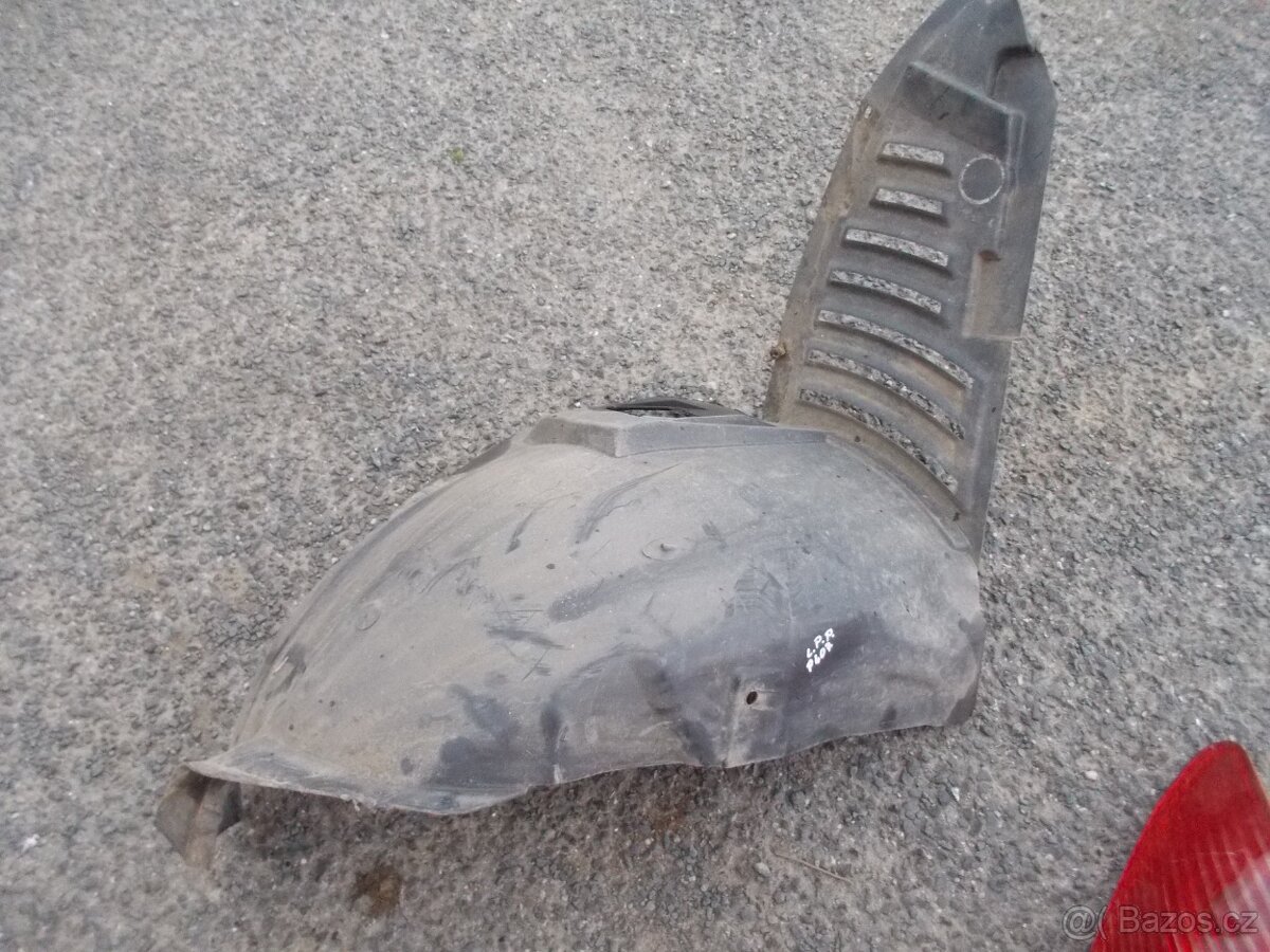 Zadní světla, podběh Peugeot 407 SW - 7