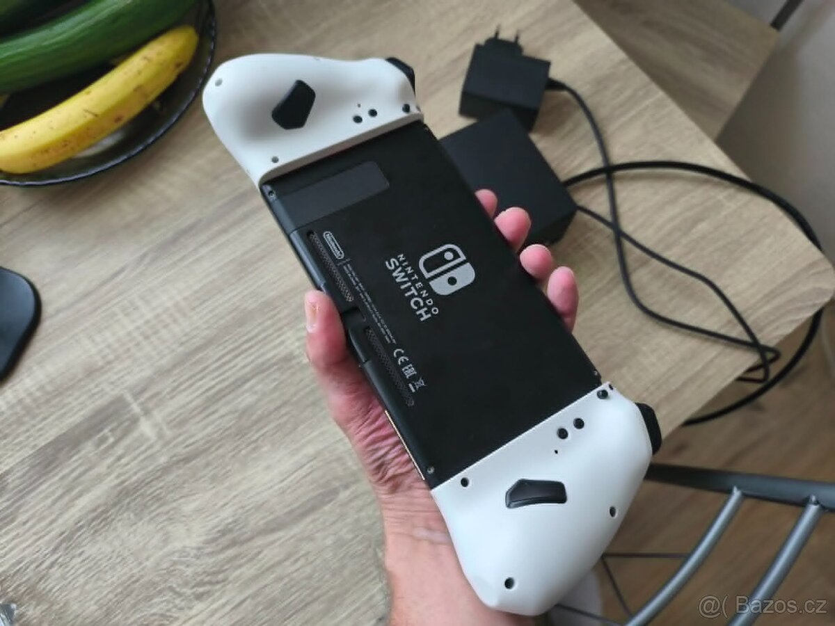 nintendo switch + hra--dobijeci stanice - 7