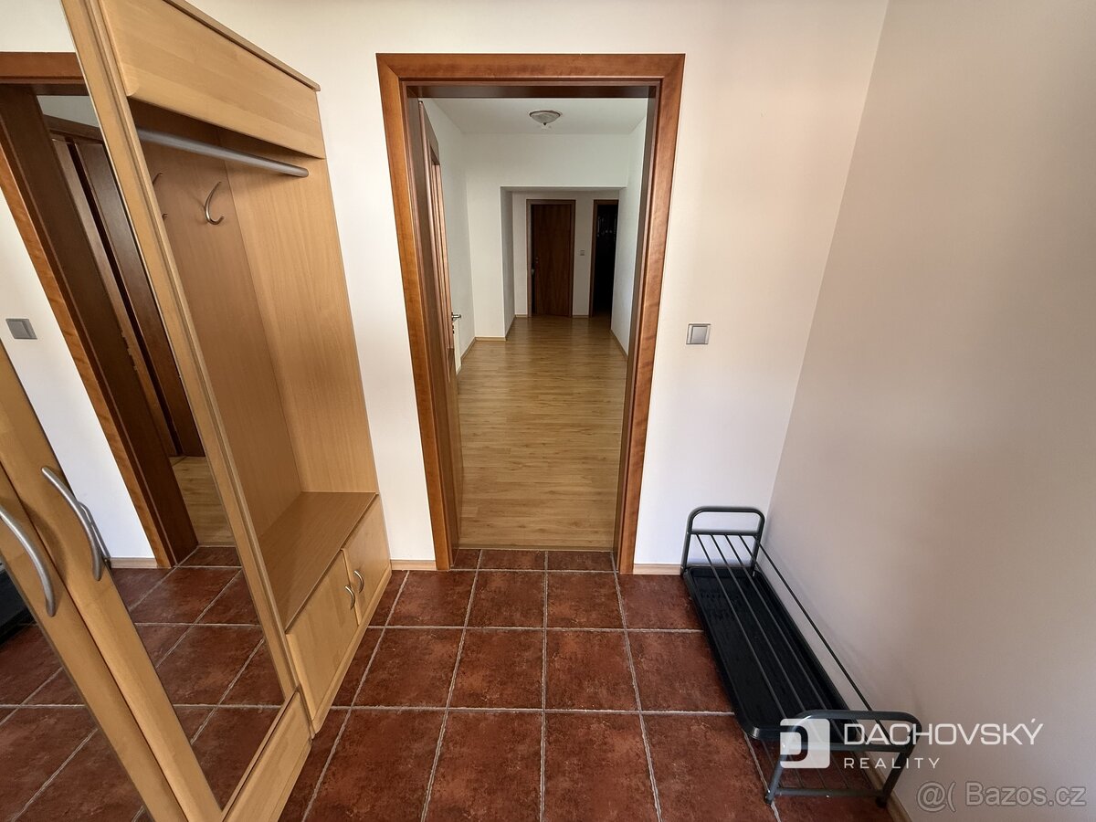 Pronájem rodinného domu 191 m², pozemek 400 m² - 7