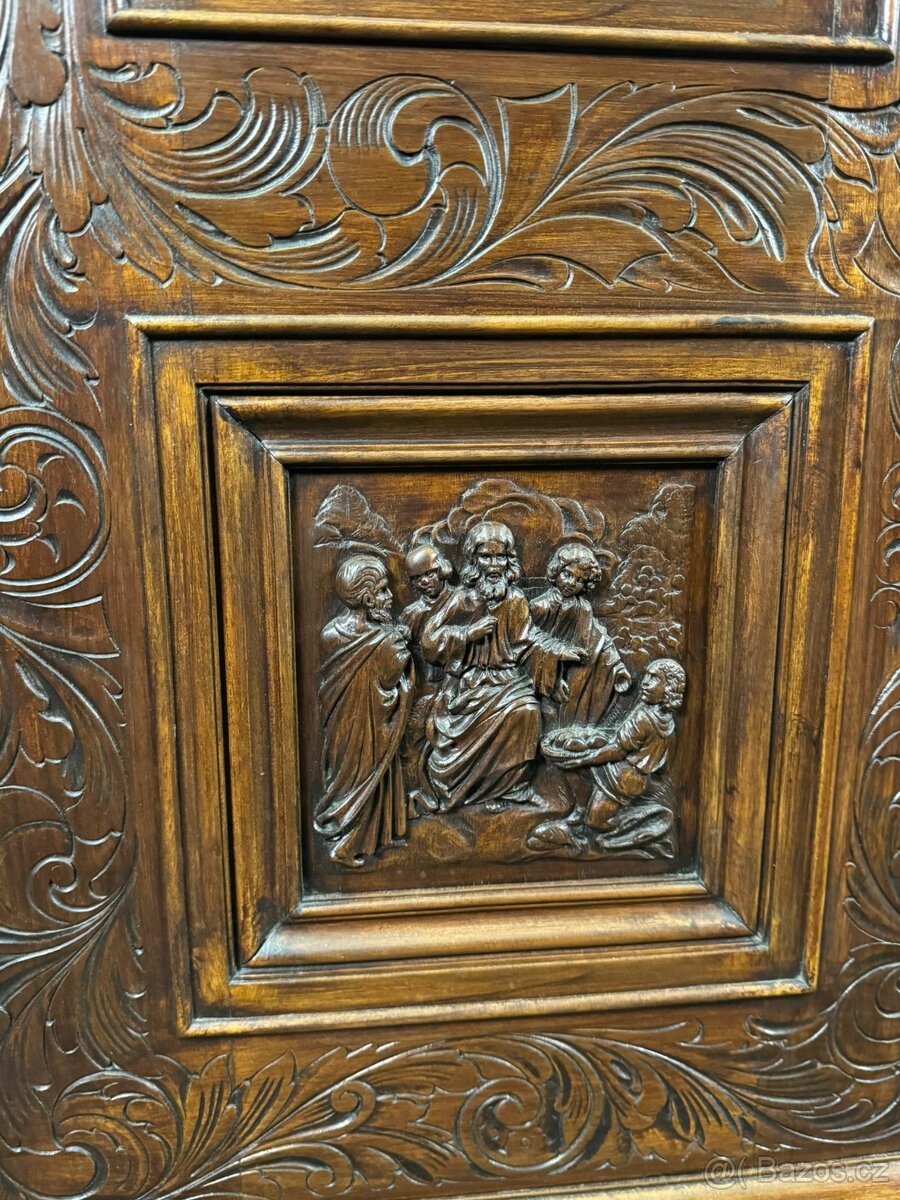Starožitná vyřezávaná skříň (135030) - 7